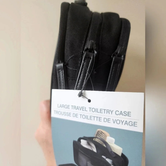 Bugatti Travel Toiletry  Case Cosmetic Bag Large 3 zippers Black - Picture 4 of 4